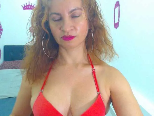 Live sex webcam photo for AliceMiller13 #272921223