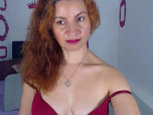 Live sex webcam photo for AliceMiller13 #272944421