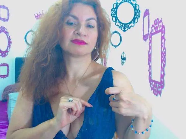 Live sex webcam photo for AliceMiller13 #273015205