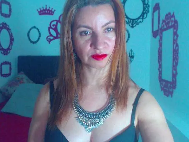 Live sex webcam photo for AliceMiller13 #273141813