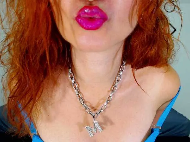 Live sex webcam photo for AliceMiller13 #274294275