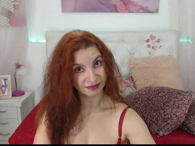 Live sex webcam photo for AliceMiller13 #277416112
