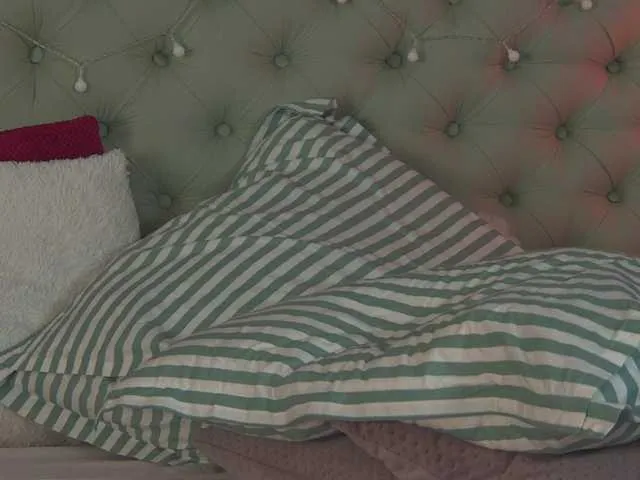 Live sex webcam photo for AlicePirs #290346893