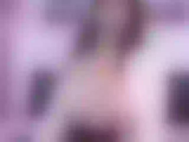 Live sex webcam photo for AliceTylor #290353900