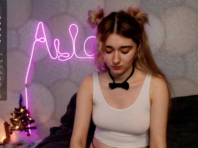 Live sex webcam photo for AliceWN #276951939