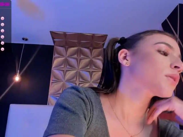 Live sex webcam photo for AliceWalkerX #273133569