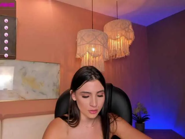 Live sex webcam photo for AliceWalkerX #273532896