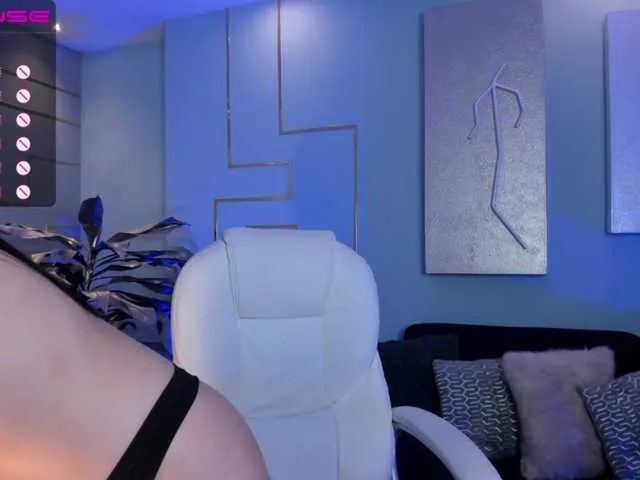 Live sex webcam photo for AliceWalkerX #273705384