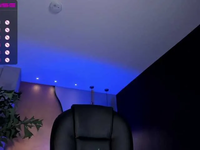 Live sex webcam photo for AliceWalkerX #273807548