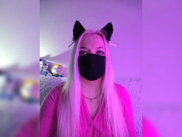 Live sex webcam photo for Alicekitty #277409202