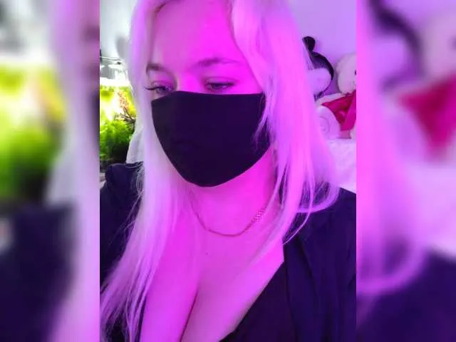 Live sex webcam photo for Alicekitty #291609270