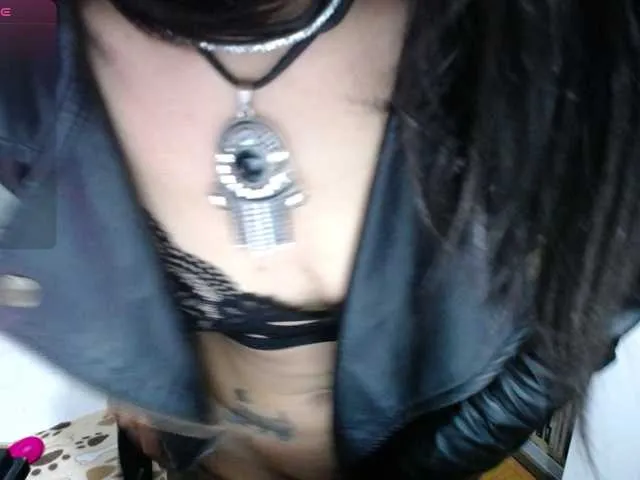 Live sex webcam photo for Alicemorri #290146708