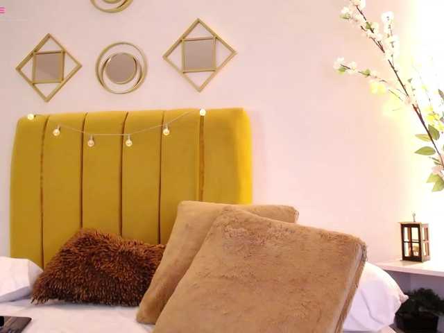 Live sex webcam photo for Aliceowenn #277629093