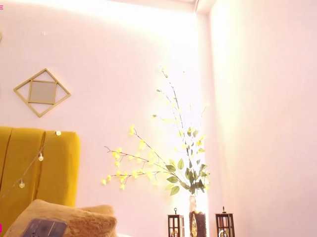 Live sex webcam photo for Aliceowenn #278072657