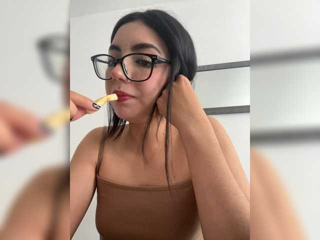 Live sex webcam photo for Aliceowenn #278204713