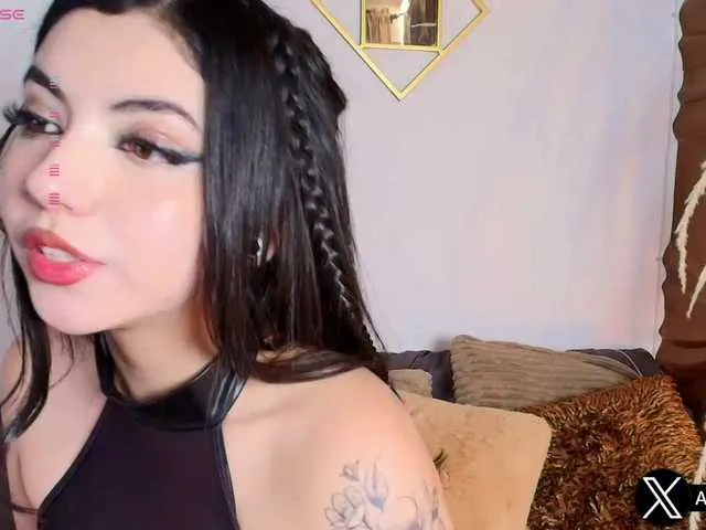 Live sex webcam photo for Aliceowenn #290968155