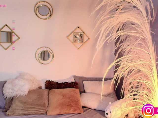 Live sex webcam photo for Aliceowenn #291209296