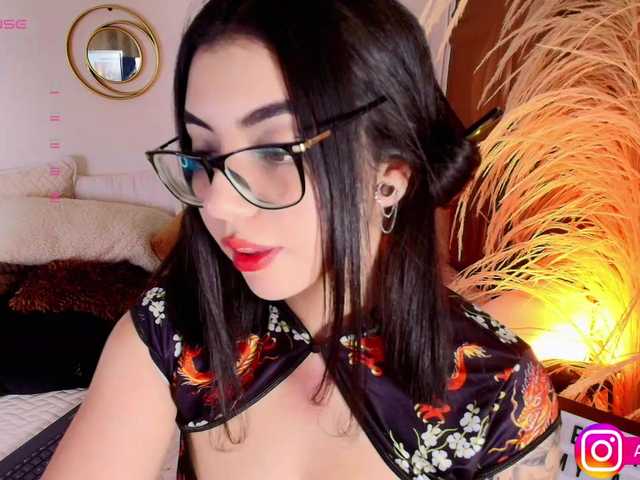 Live sex webcam photo for Aliceowenn #291263952