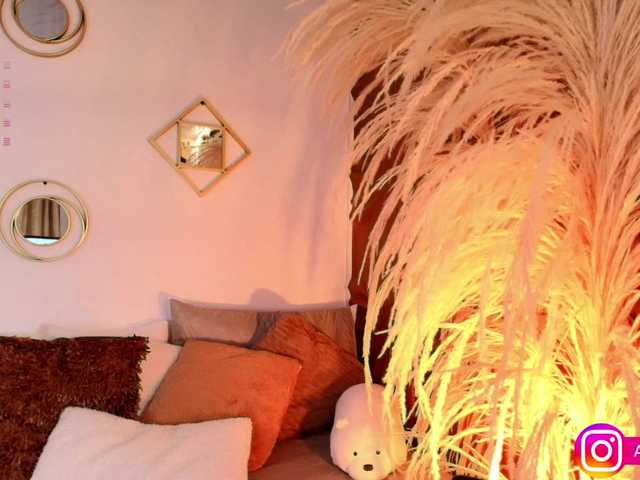 Live sex webcam photo for Aliceowenn #291631610