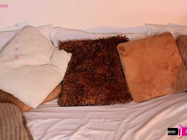 Live sex webcam photo for Aliceowenn #291808611