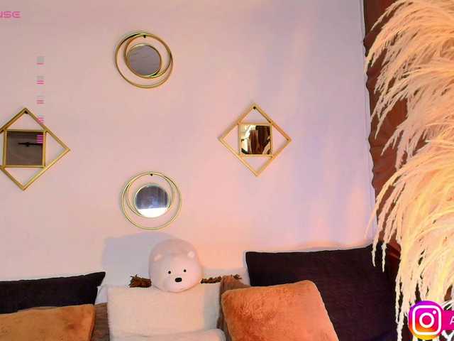 Live sex webcam photo for Aliceowenn #291882629