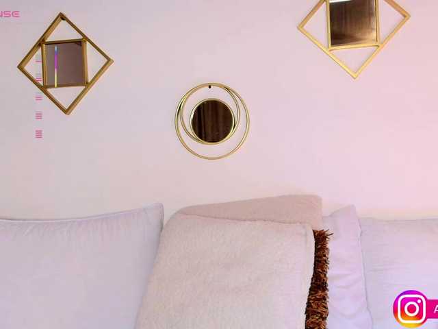 Live sex webcam photo for Aliceowenn #291937200