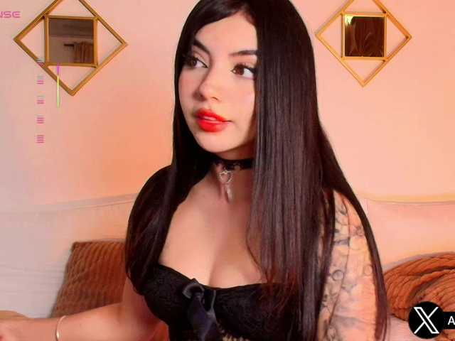 Live sex webcam photo for Aliceowenn #291944303