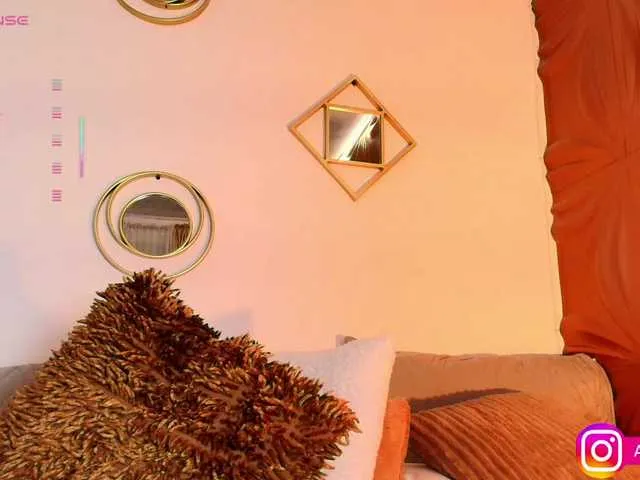 Live sex webcam photo for Aliceowenn #291984363