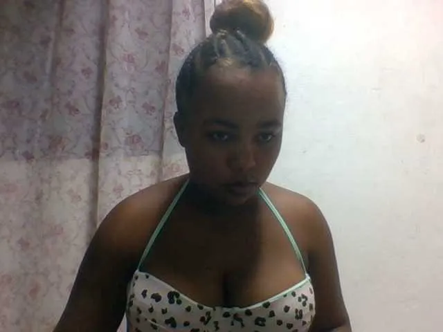 Live sex webcam photo for Alicia32 #277869215