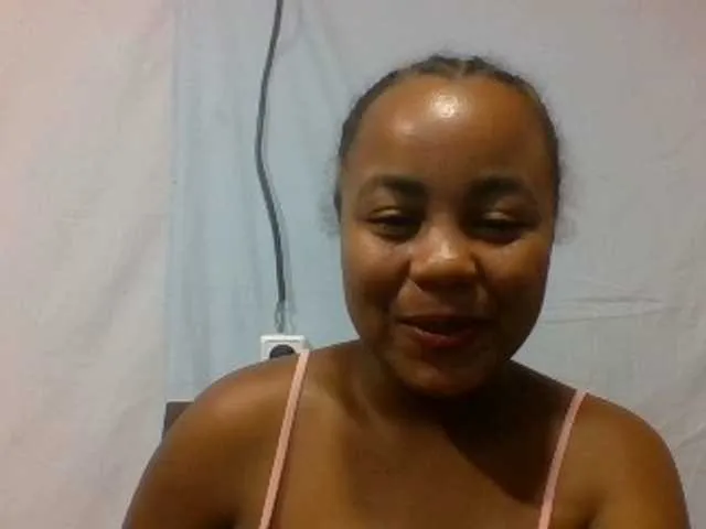 Live sex webcam photo for Alicia32 #277920574