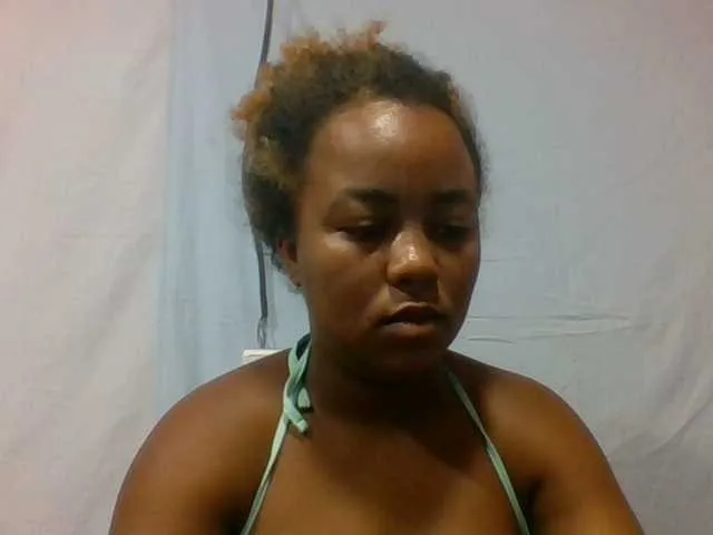 Live sex webcam photo for Alicia32 #277938123