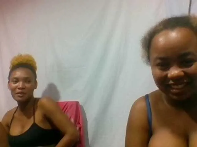 Live sex webcam photo for Alicia32 #278109620