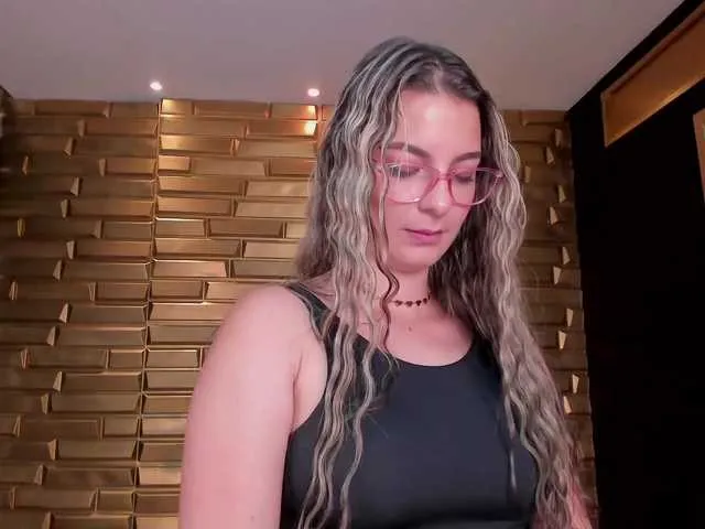 Live sex webcam photo for AliciaBliss1 #274178189