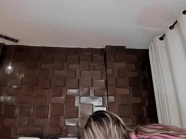 Live sex webcam photo for AliciaBliss1 #274344152