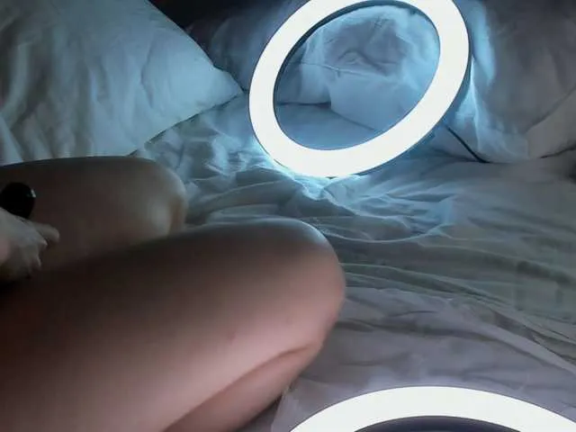 Live sex webcam photo for AliciaDavisaa #274398937