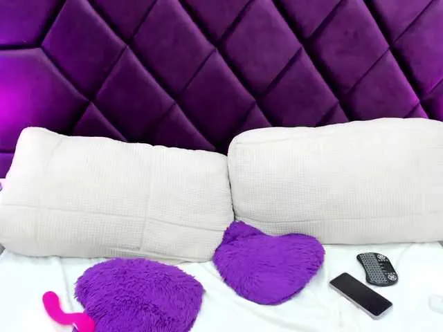 Live sex webcam photo for AliciaKennet #272113847