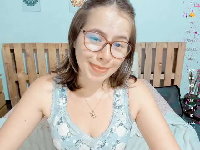Live sex webcam photo for AliciaKennet #276345470