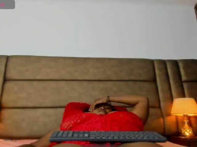 Live sex webcam photo for AliciaMilf #290884403