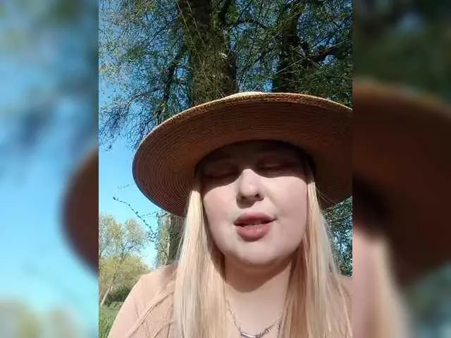 Live sex webcam photo for AliciaSvip #290876802