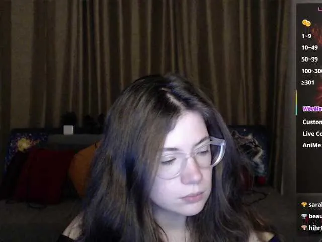 Live sex webcam photo for Aliciafolow009 #290919675