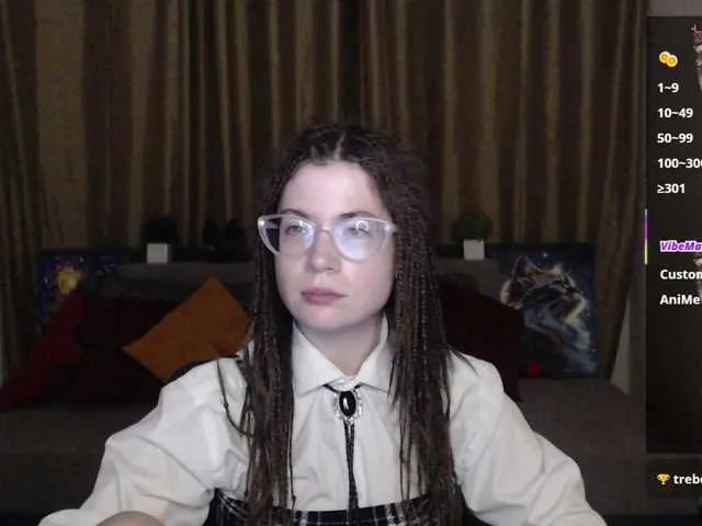 Live sex webcam photo for Aliciafolow009 #291137971