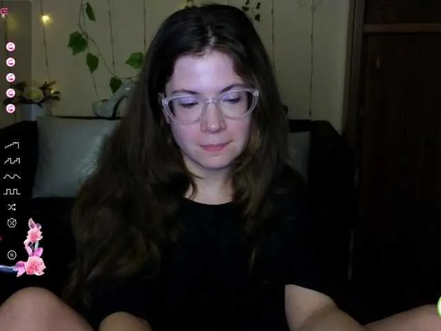 Live sex webcam photo for Aliciafolow009 #291280209