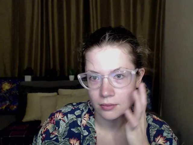 Live sex webcam photo for Aliciafolow009 #291481902