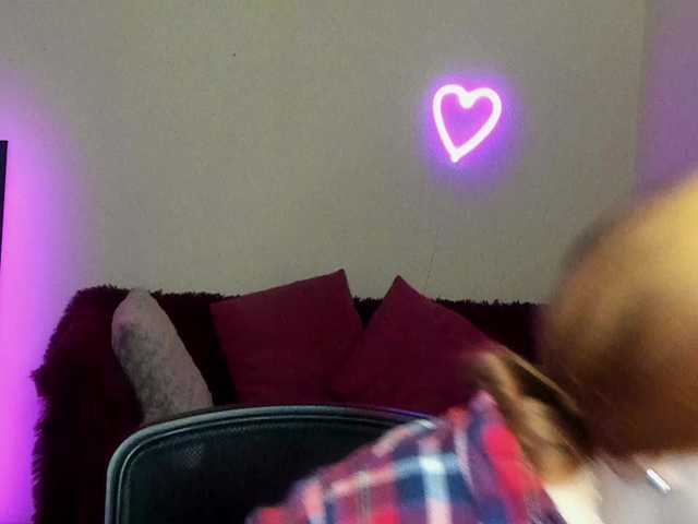 Live sex webcam photo for Aliciaredluv #291899684