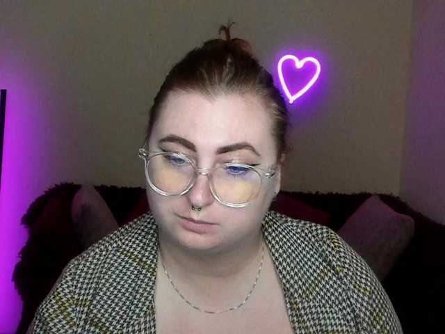 Live sex webcam photo for Aliciaredluv #291924239