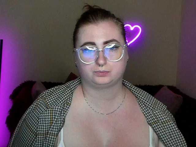 Live sex webcam photo for Aliciaredluv #291925800