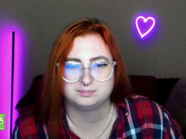 Live sex webcam photo for Aliciaredluv #291960740