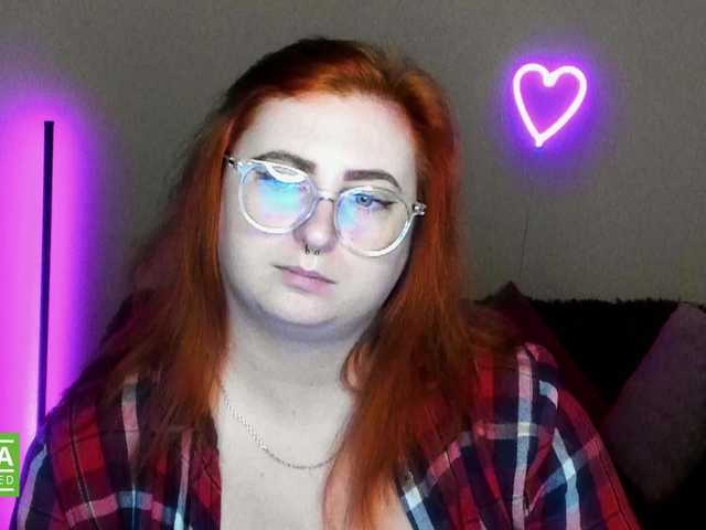 Live sex webcam photo for Aliciaredluv #291971886