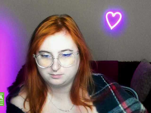 Live sex webcam photo for Aliciaredluv #291993725