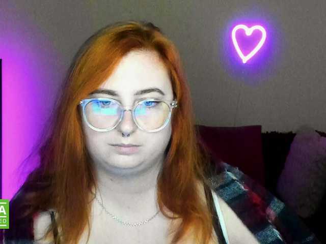 Live sex webcam photo for Aliciaredluv #292018352